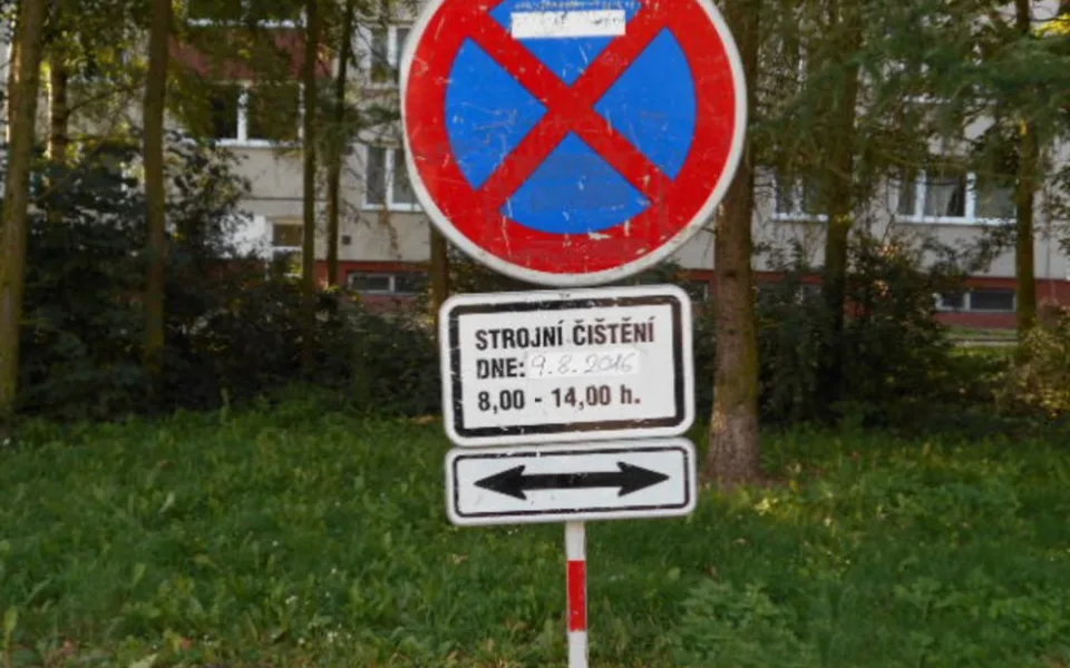 Upozornění na blokové čistění ulic