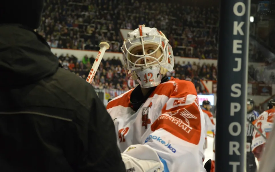Mora dlouho bojovala o postup do předkola play-off. Vítězství v nájezdech ale bylo málo