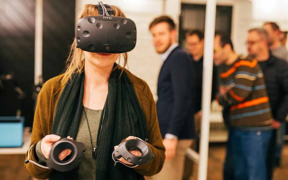 FOTOREPORT: V zajetí virtuální reality. Zájemci si ji mohli vyzkoušet v coworkingovém centru Vault 42