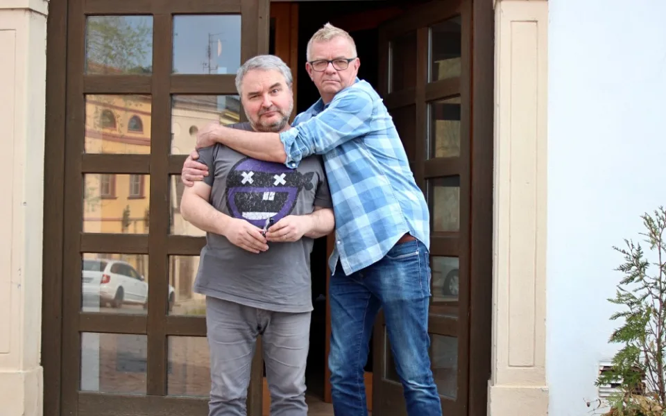 ROZHOVOR: I když je to bizarní, tak lidi pořád chtějí kazety, říká Petr Fiala z kapely Mňága a Žďorp