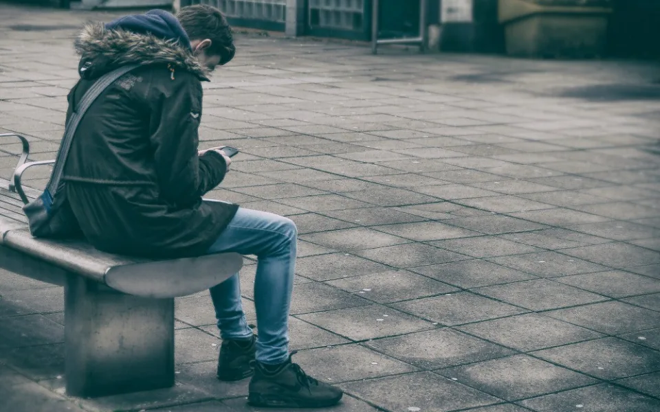V Olomouci se objeví inteligentní lavičky s wifi připojením