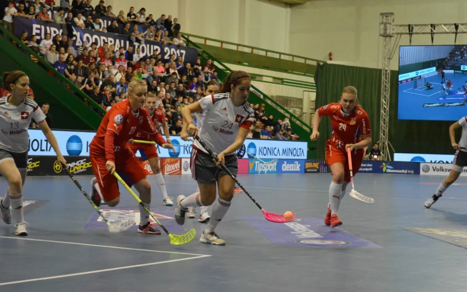 FOTO: První den EFT v Olomouci - Švýcarky otočily zápas s Českem. Švédky přestřílely Finky