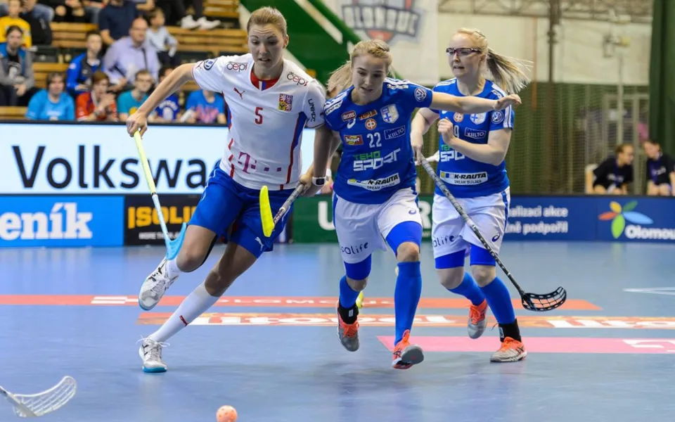 Eliška Krupnová během turnaje v Olomouci v souboji s finskými hráčkami