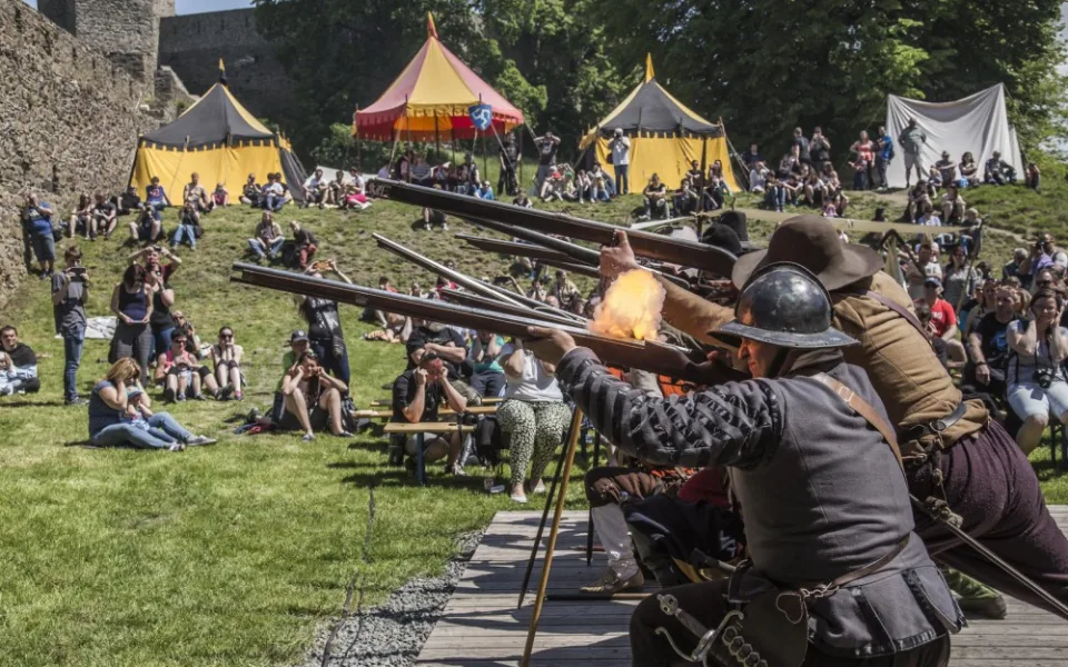 Helfštýn obsadí vojáci, gladiátoři i urození rytíři. Bude se tam konat velký festival vojenské historie