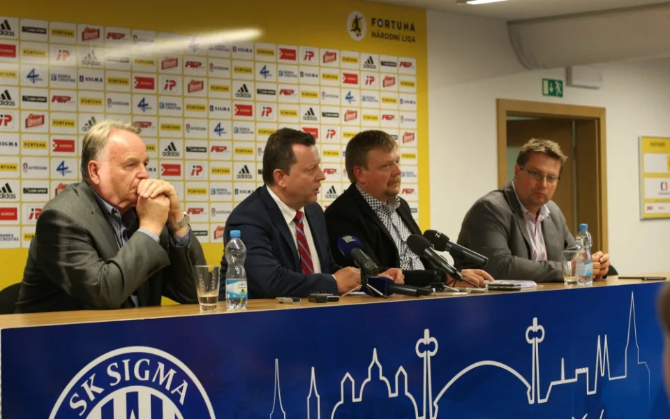 Podnikatel Zlámal do Sigmy nevstoupí, na řadě jsou další zájemci