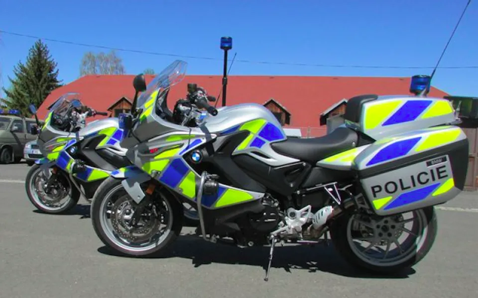 Silnice na Jesenicku budou brázdit nové policejní motorky