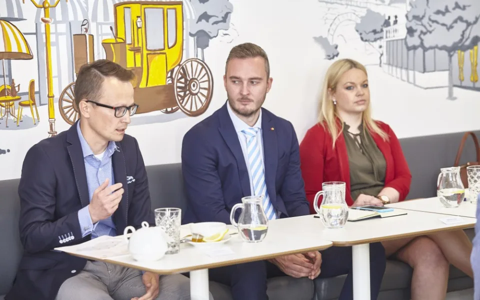 Zleva Petr Zlámalík, Martin Dolejš, a Zuzana Weissová ze společnosti Mastercard