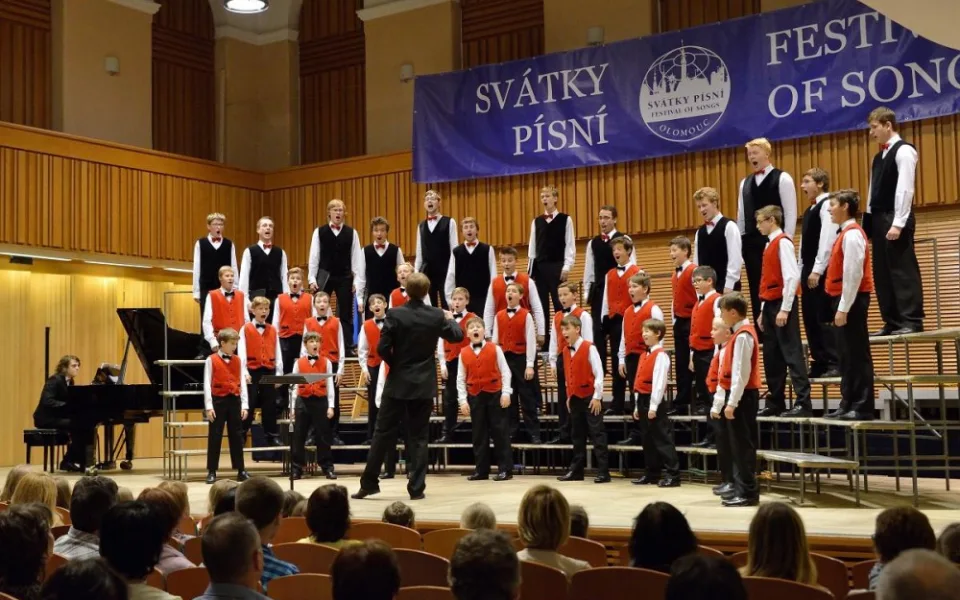 KULTURA V OLOMOUCI: Svátky města a písní oživí Olomouc