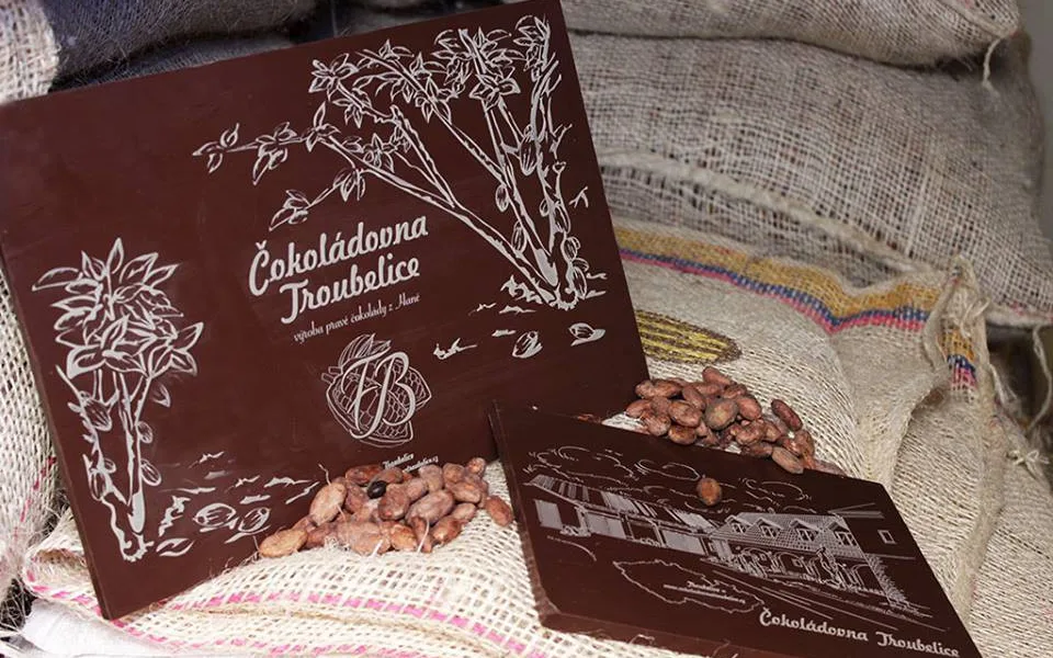 Na každém kousku čokolády si dají opravdu záležet. Poodhalili jsme tajemství výroby čokolády v Troubelicích