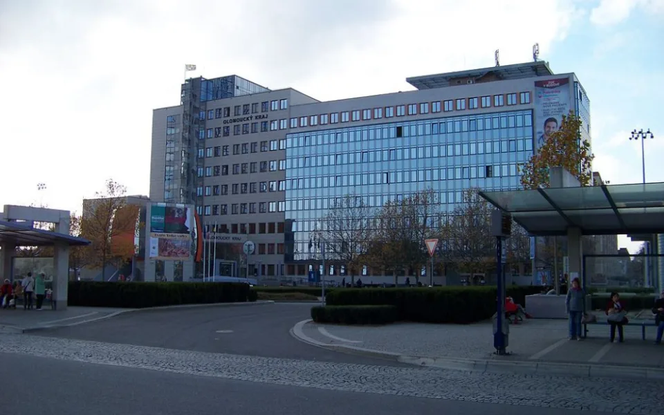 Olomoucký kraj ulehčil hluchoněmým komunikaci s krajským úřadem díky projektu Tichá linka