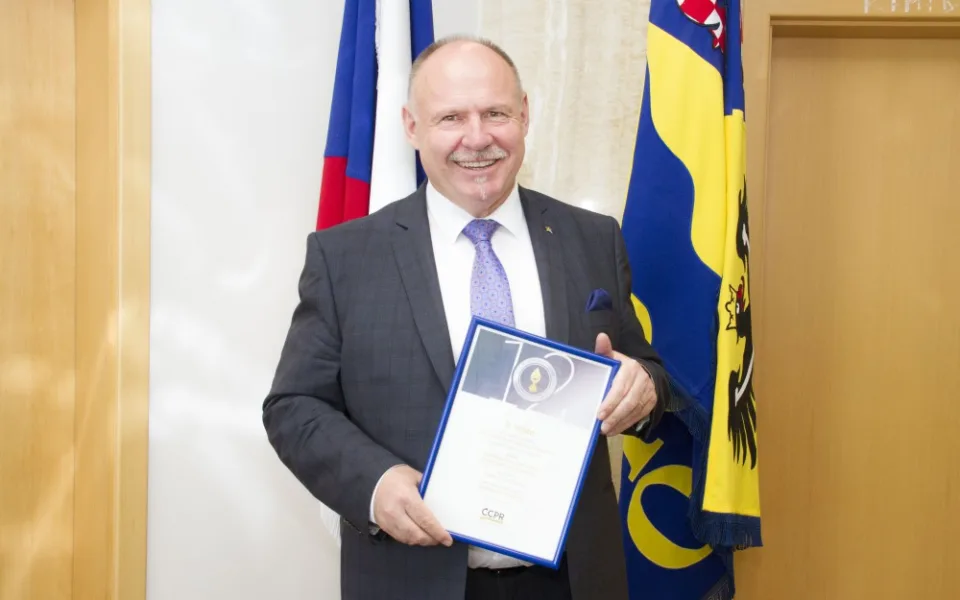 Iniciativa Hejtuj hejtmana překvapila i Prahu. Ladislav Okleštěk získal ocenění v prestižní České ceně za PR