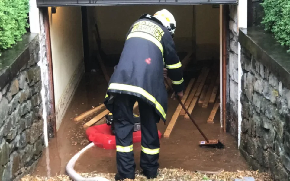 Hasiči měli kvůli bouřce stejný počet výjezdů, který normálně řěší za týden