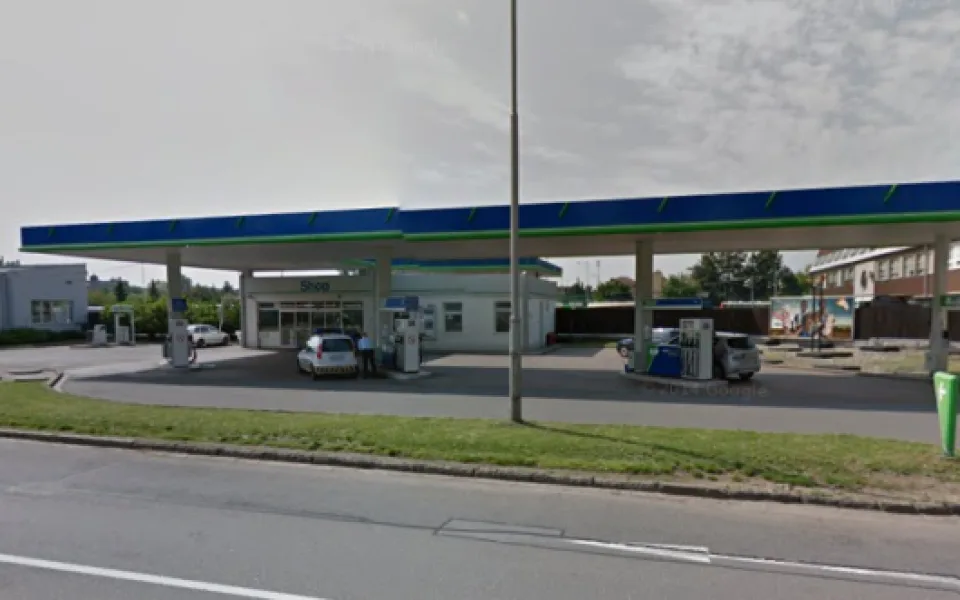 Benzina na ulici Ladova