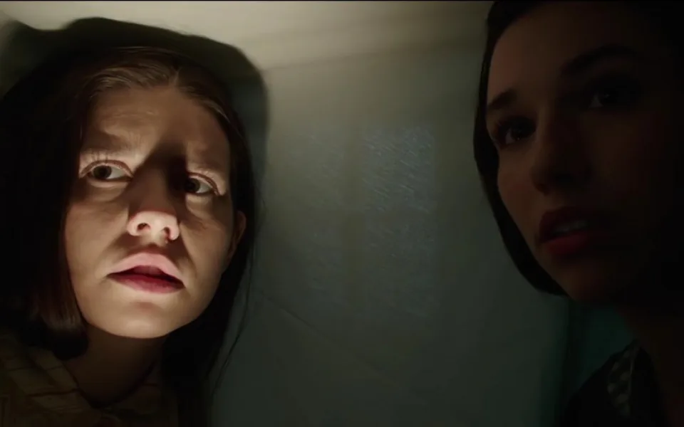 FILMOVÉ PREMIÉRY: Děti se zasmějí u Emoji ve filmu, dospělí se vyděsí u dvojky Annabelle