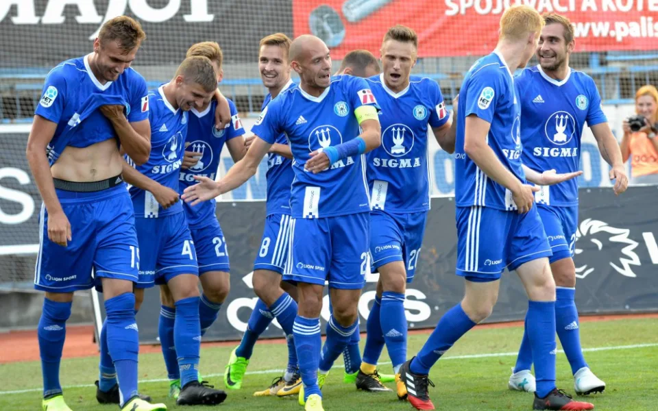 Olomouc vstřelila tři góly během pěti minut a vyhrála nad Zbrojovkou 3:0