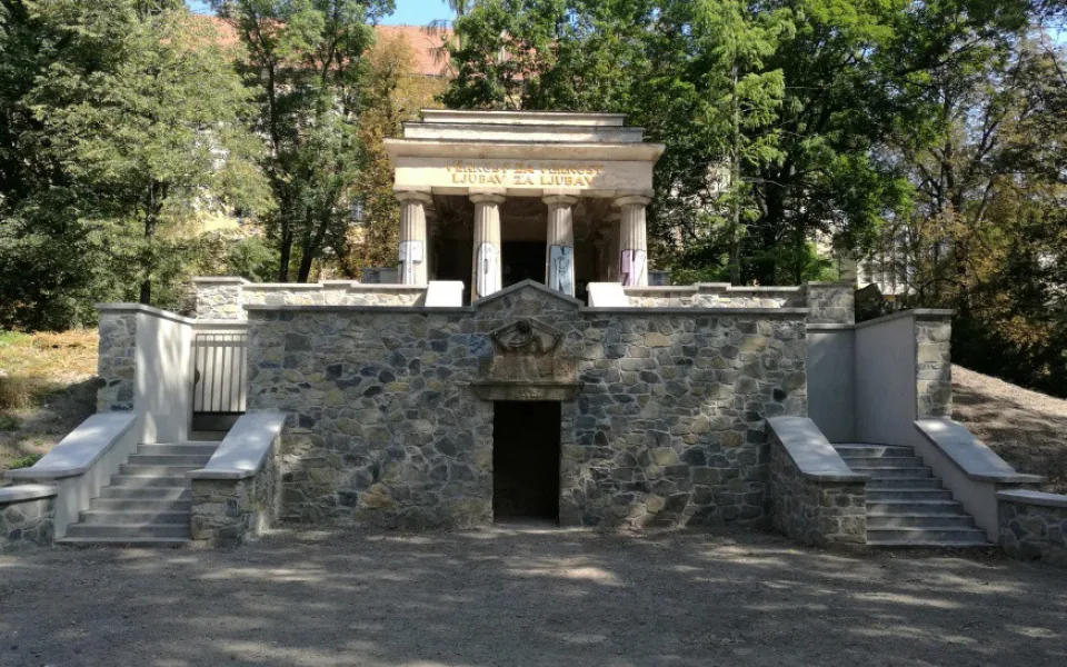 FOTO: Olomoucké mauzoleum má za sebou první etapu rekonstrukce
