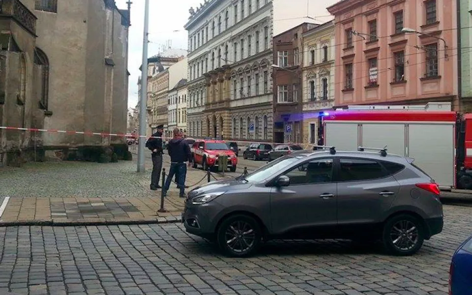 AKTUÁLNĚ: Na základní škole Komenium byla nahlášena bomba. Policie musela evakuovat 390 lidí