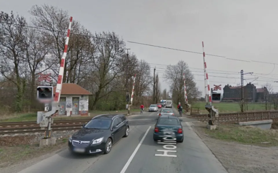 Přejezd v Holici (zdroj: Goodle Maps)