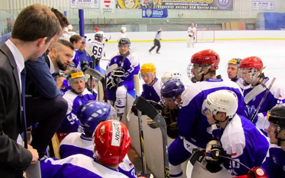 Nově vzniklý hokejový univerzitní tým University Shields vyhrál hned v prvním zápase, porazil 5:0 Brno