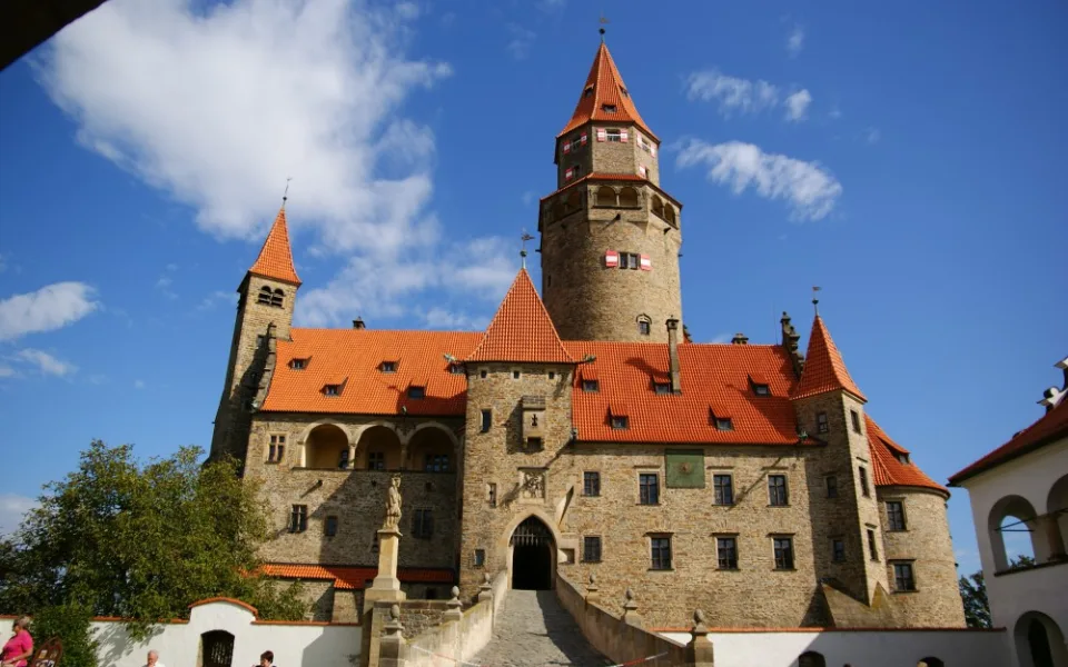 Hrad Bouzov (Wikipedia Commons)