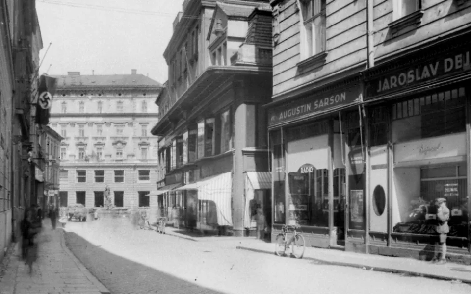 Dejmalova cukrárna v roce 1943