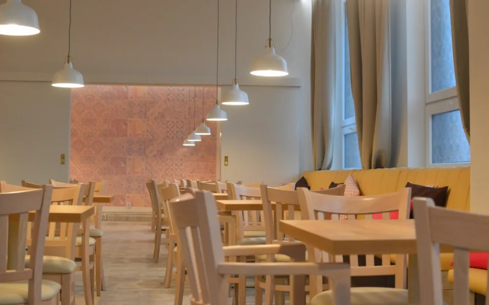 V Olomouci otevírá cukrárna Katrin. Láká na nádherný interiér i domácí dorty a dezerty