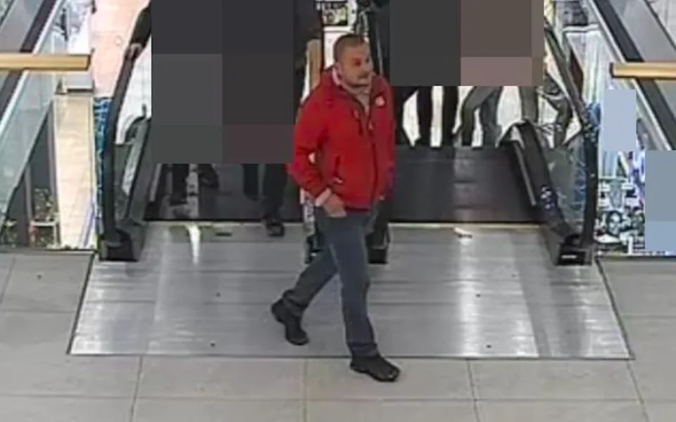VIDEO: Muž se pokusil v Šantovce ukrást žiletky za 18 tisíc. Chtěl je pronést přes prázdnou pokladnu