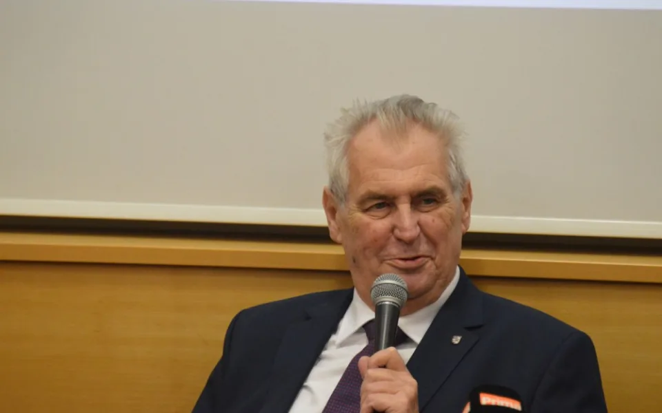FOTOGALERIE: Zeman přijel do Olomouce. Vládu se podle něj podaří sestavit ve druhém kole