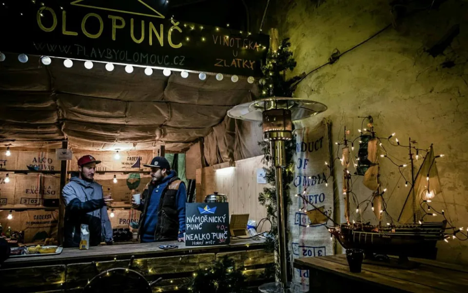 Šimon Pelikán myslí ekologicky, Olopunč bude nalévat do keramických hrníčků