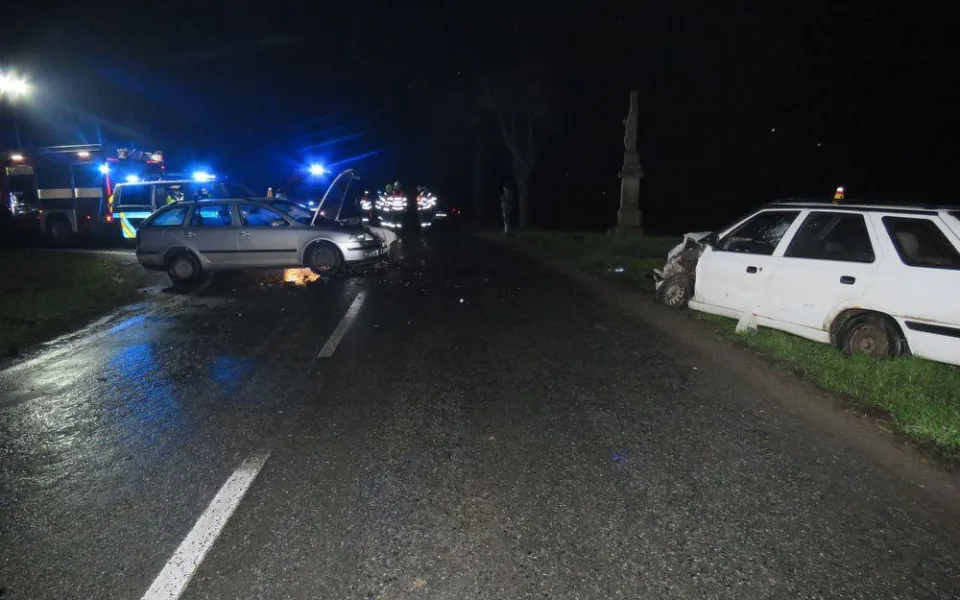 Policie pátrá po svědcích z Renaultu Laguny, kteří projížděli kolem dopravní nehody