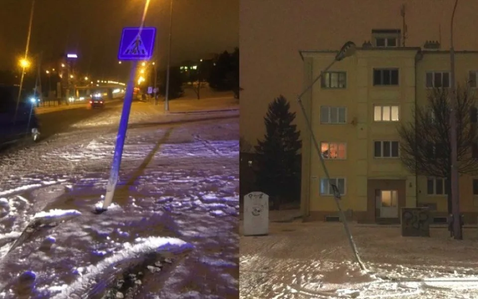 Řidič na Wolkerově ulici narazil se svým autem do lampy a vyvrátil ji, z místa nehody ujel