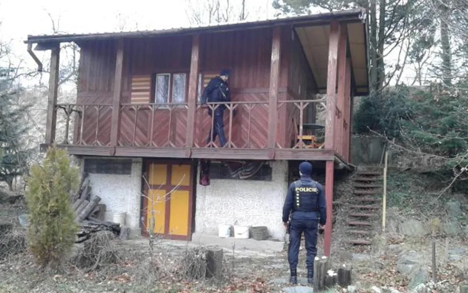 Ke dvěma vloupáním do chat došlo v noci na středu, policie kontroluje jejich zabezpečení