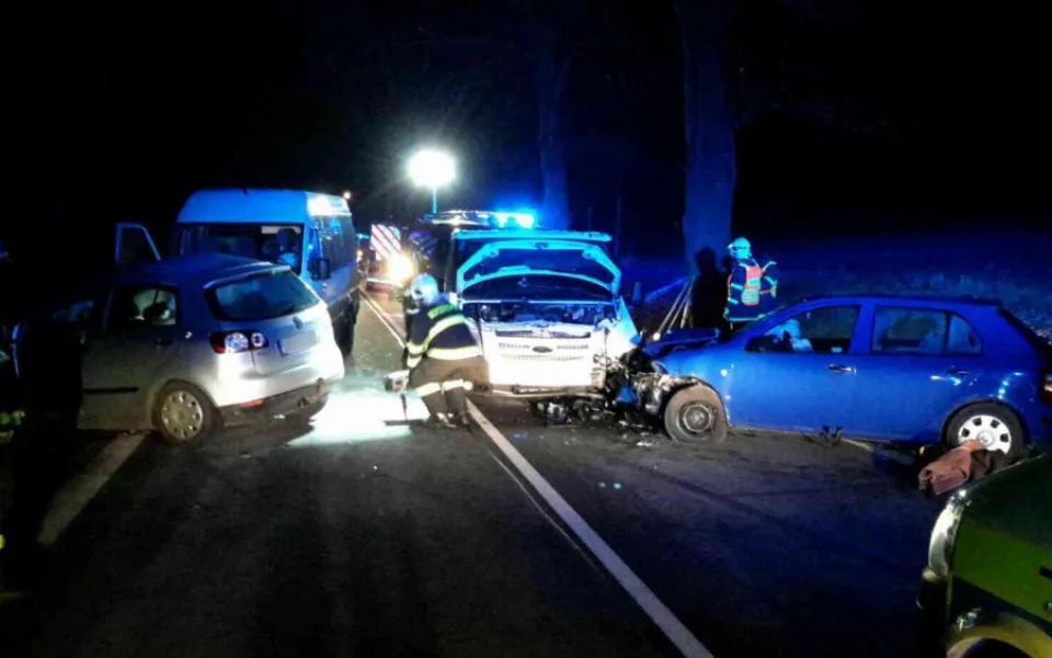 Záchranáři upřesnili počet zraněných při dopravní nehodě