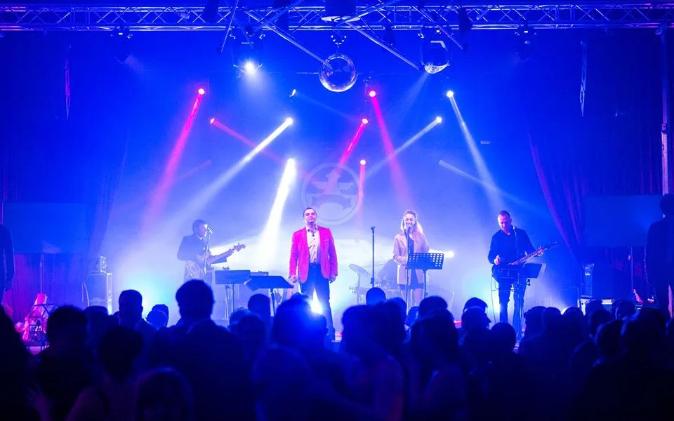 Uničovský ples rozzářila pravá britská atmosféra