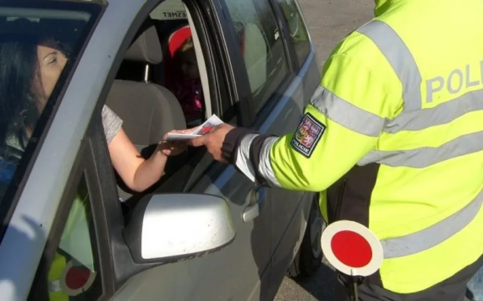 Dejte nám auto, zaplatíme pokuty. Známý „ochránce kuřáckých hospod“ má nový projekt