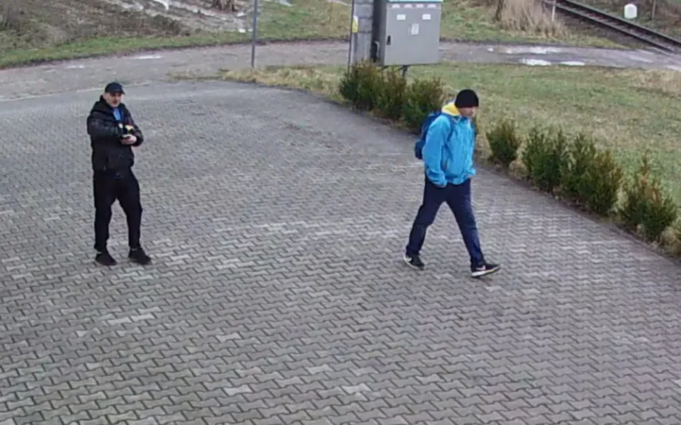 VIDEO: Zloději vykradli kanceláře firmy, jejich počínání zachytila bezpečnostní kamera