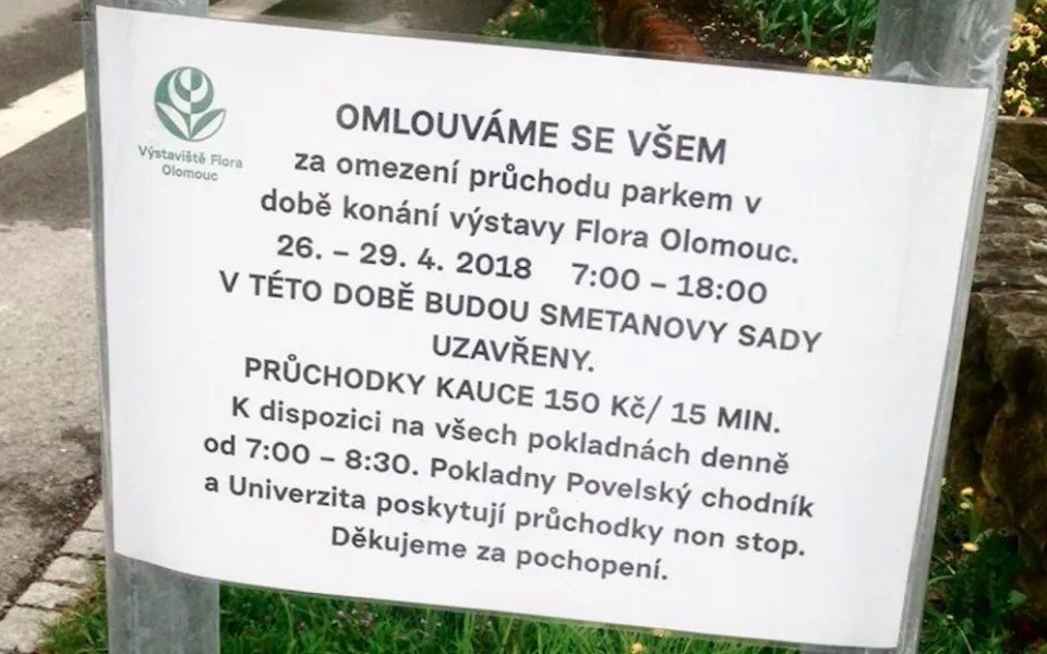 Smetanovy Sady po dobu konání Flory musíme stihnout projít za 15 minut pod kaucí 150 korun