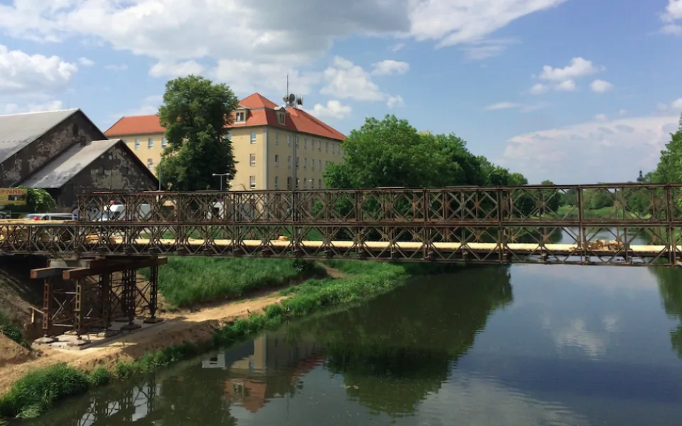 Vedle mostu u Bristolu vzniká provizorní lávka pro pěší, zprůchodněna bude 1. července