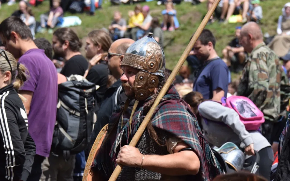 FOTOGALERIE: Středověká společnost ovládla Helfštýn. Podívejte se na fotky z prvního dne festivalu