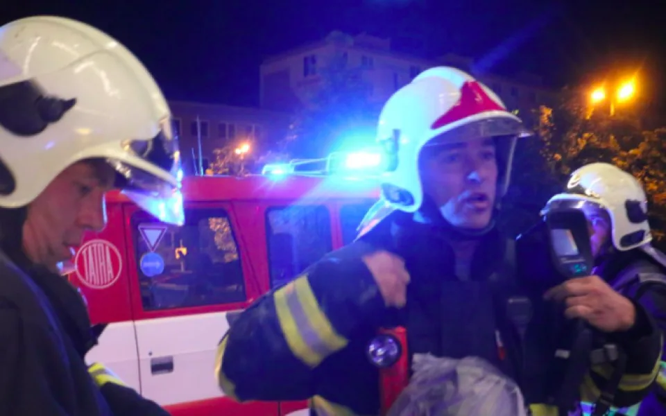 VIDEO: V olomouckém Clarionu hořel v noci pokoj, evakuováno muselo být 150 lidí