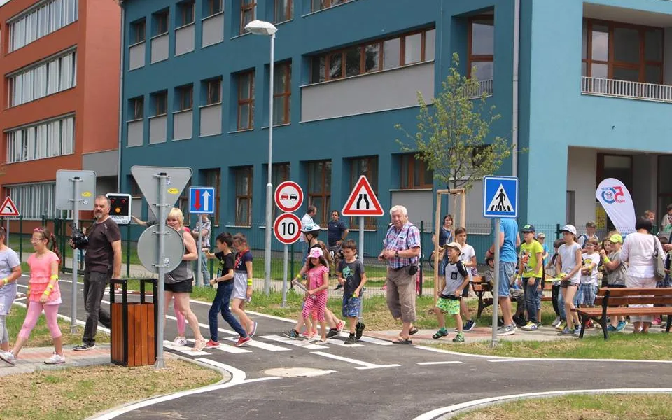 FOTO: V Jeseníku se otevřelo jedno z nejmodernějších dopravních hřišť v kraji