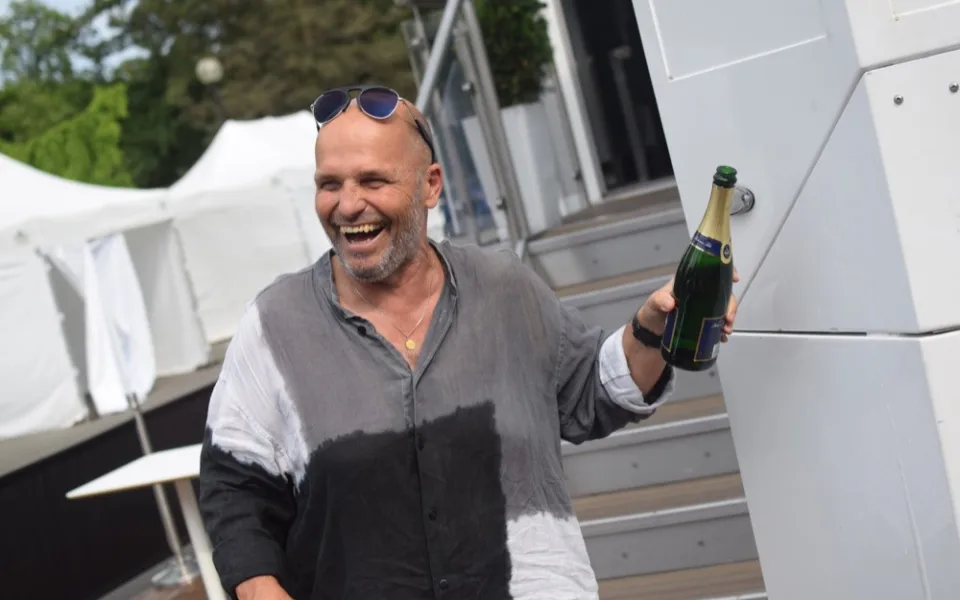 Zdeněk Pohlreich pokřtil v Olomouci svoji "restauraci na kolečkách", představí ji lidem na Garden Food Festivalu