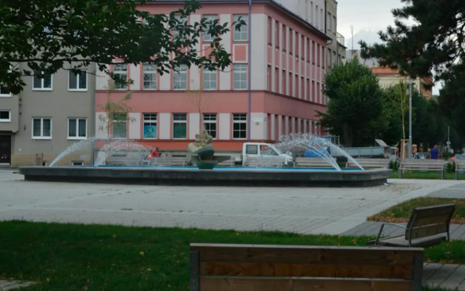 FOTO: Město Prostějov nechalo opravit náměstí Spojenců, investovalo 26 milionů korun