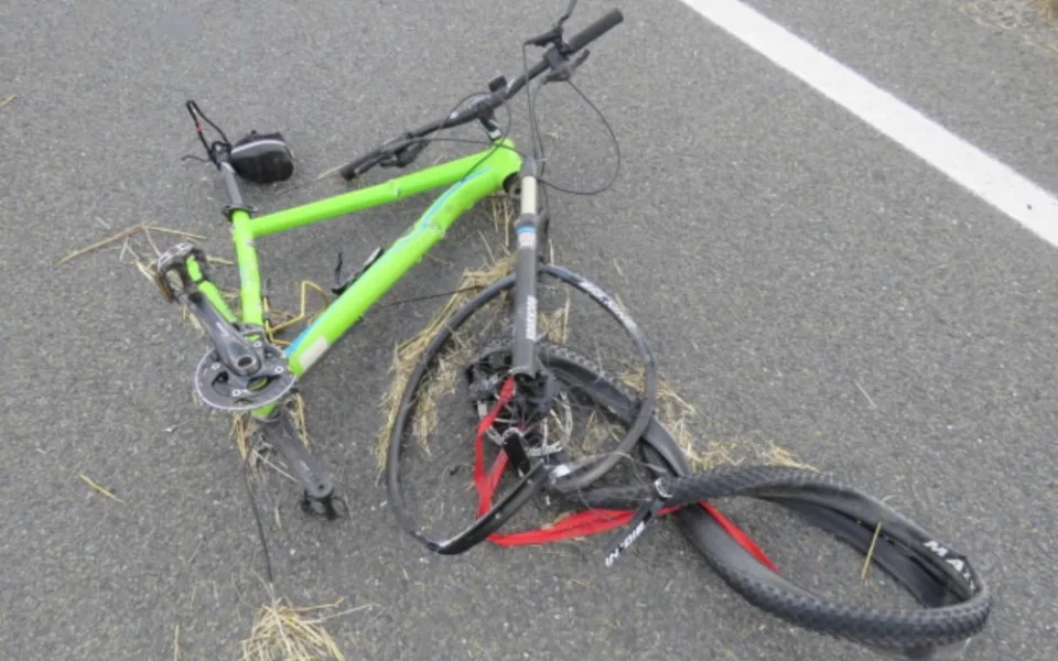 FOTO: Stav druhého cyklisty, kterého srazila dodávka u Hrdibořic, zůstává vážný