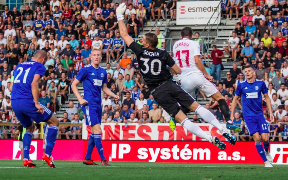 FOTOGALERIE: Celý stadion jim tleskal vestoje. Sigma ukázala, že vyhrát proti Seville není nemožné