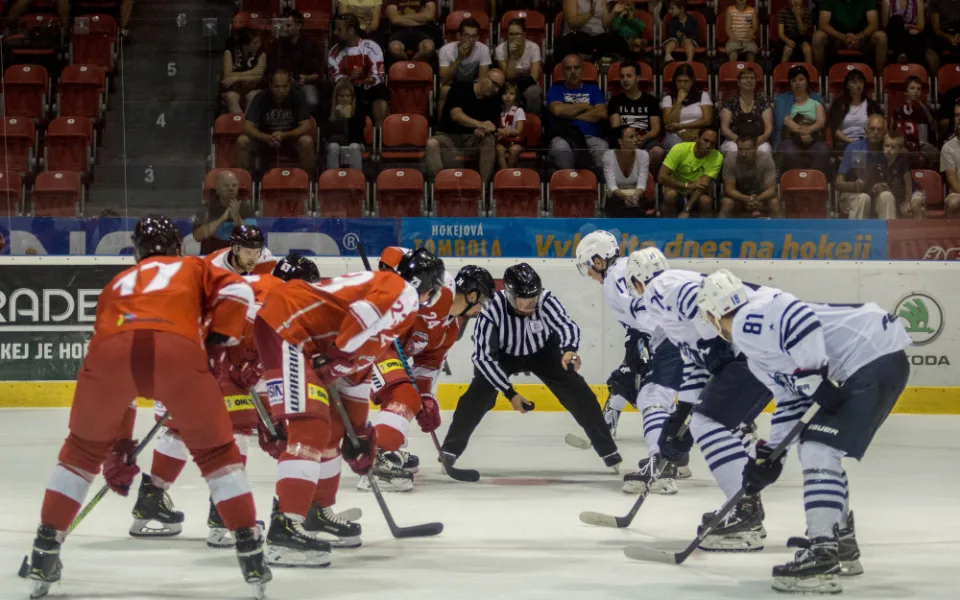 FOTOGALERIE: Kohouti si poradili se soupeřem z KHL, porazili Vladivostok 4:2