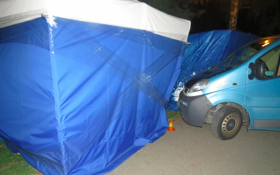 Opilý cizinec naboural během výstavy Flora výstavní stánek. Policie mu naměřila přes dvě promile