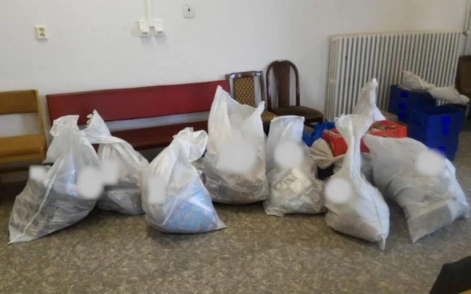 Doručovatelka z Prostějova otvírala dopisy a osm pytlů zásilek nedoručila vůbec