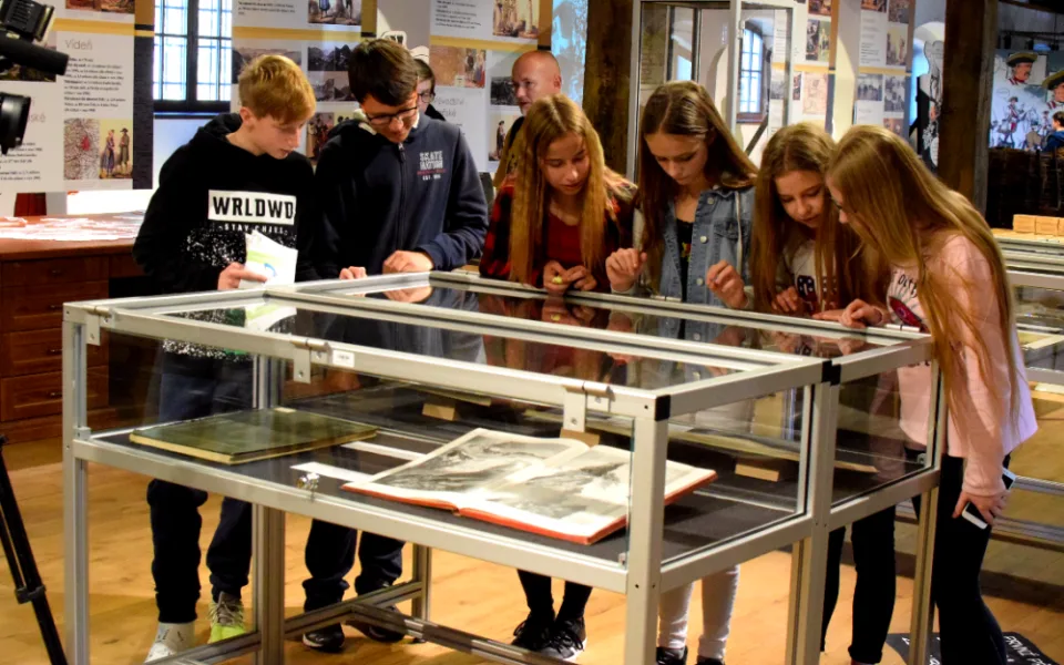 FOTO: V Pevnosti poznání můžete do konce roku navštívit unikátní expozici Sbohem, monarchie