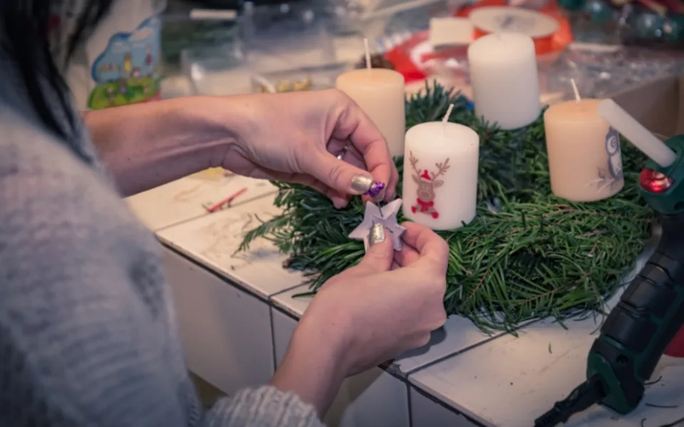 Chystá se dvacátý ročník Věncování, výtěžek z prodeje adventních věnců pomůže nemocným dětem